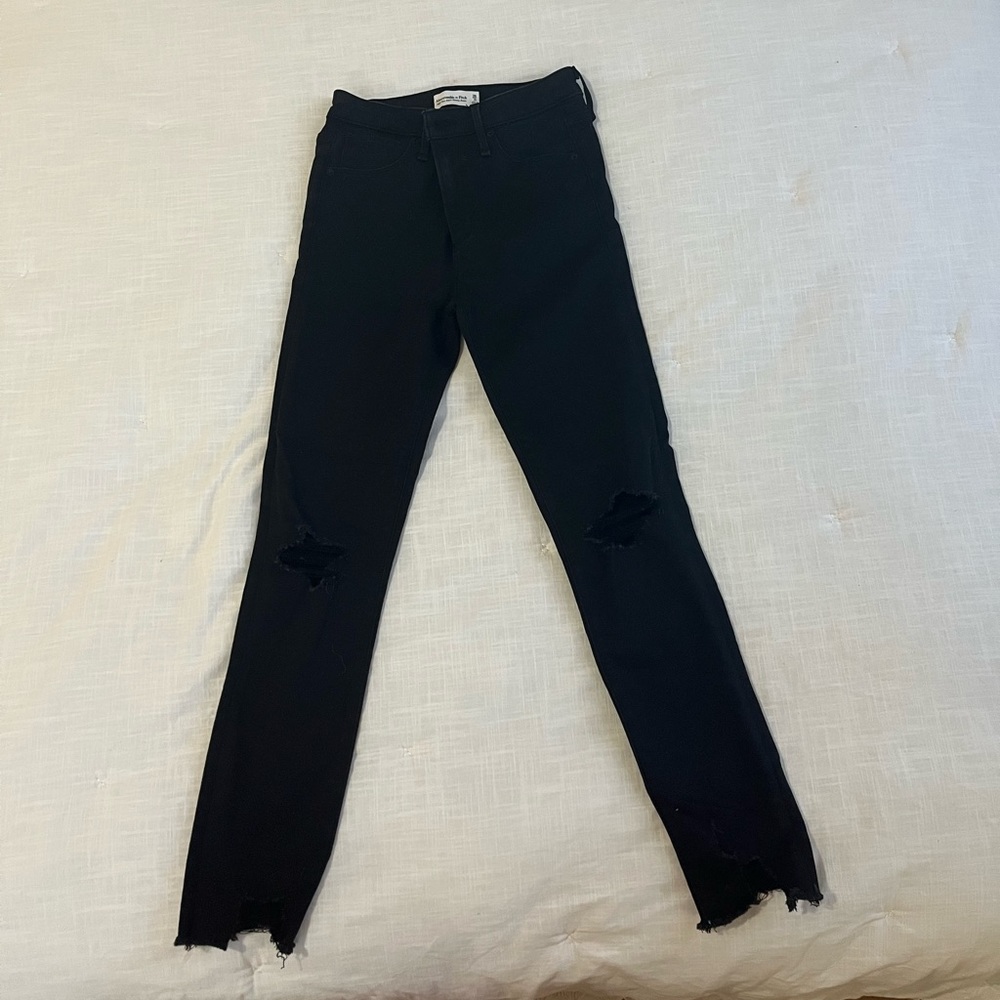 Abercrombie - High Rise Super Skinny Ankle - Never worn - Size 26 R